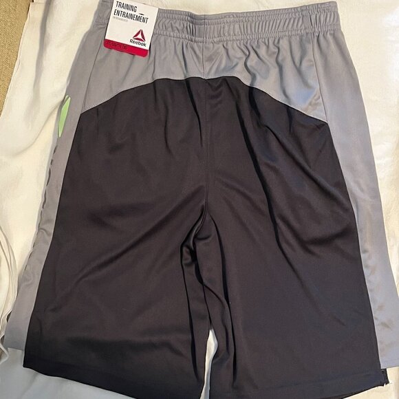 Boy's Reebok Training Entrainment Shorts - Picture 2 of 4